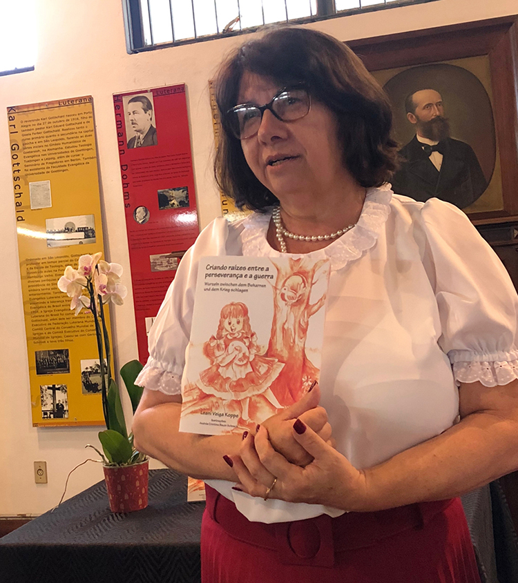 Leani Koppe palestra para o COMDIM de SL