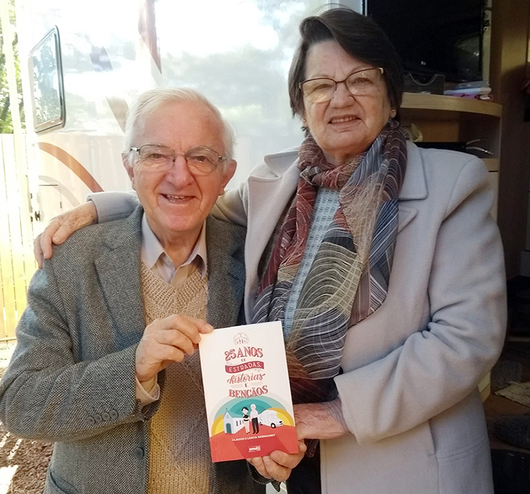 Claudio e Lorita lançam livro