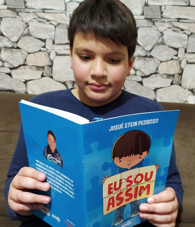Josué, de 10, lança Eu sou assim